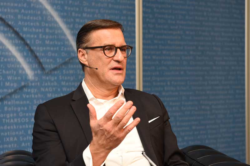 Dr. Olaf Berlien during the panel discussion