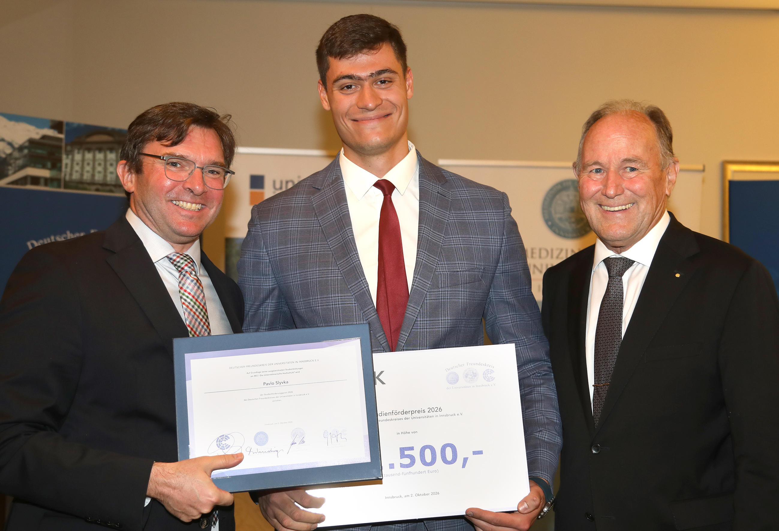 <p>Pavlo Slyvka bei der feierlichen Verleihung des DFK-Förderpreises. © MCI</p>