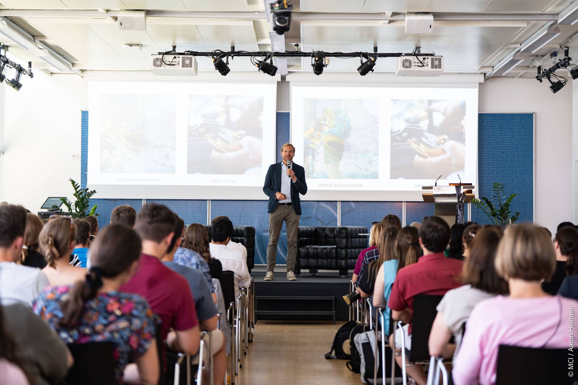 Benedikt Böhm during his guest lecture at MCI (c) MCI Heimerl