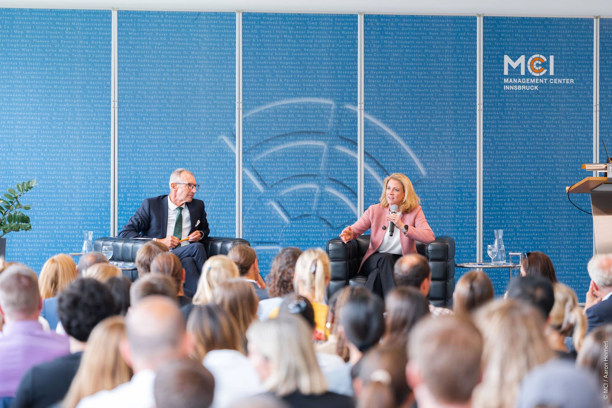 Federal Minister Beate Meinl-Reisinger in Conversation with MCI Students, Alumni & Friends  (c) MCI Heimerl