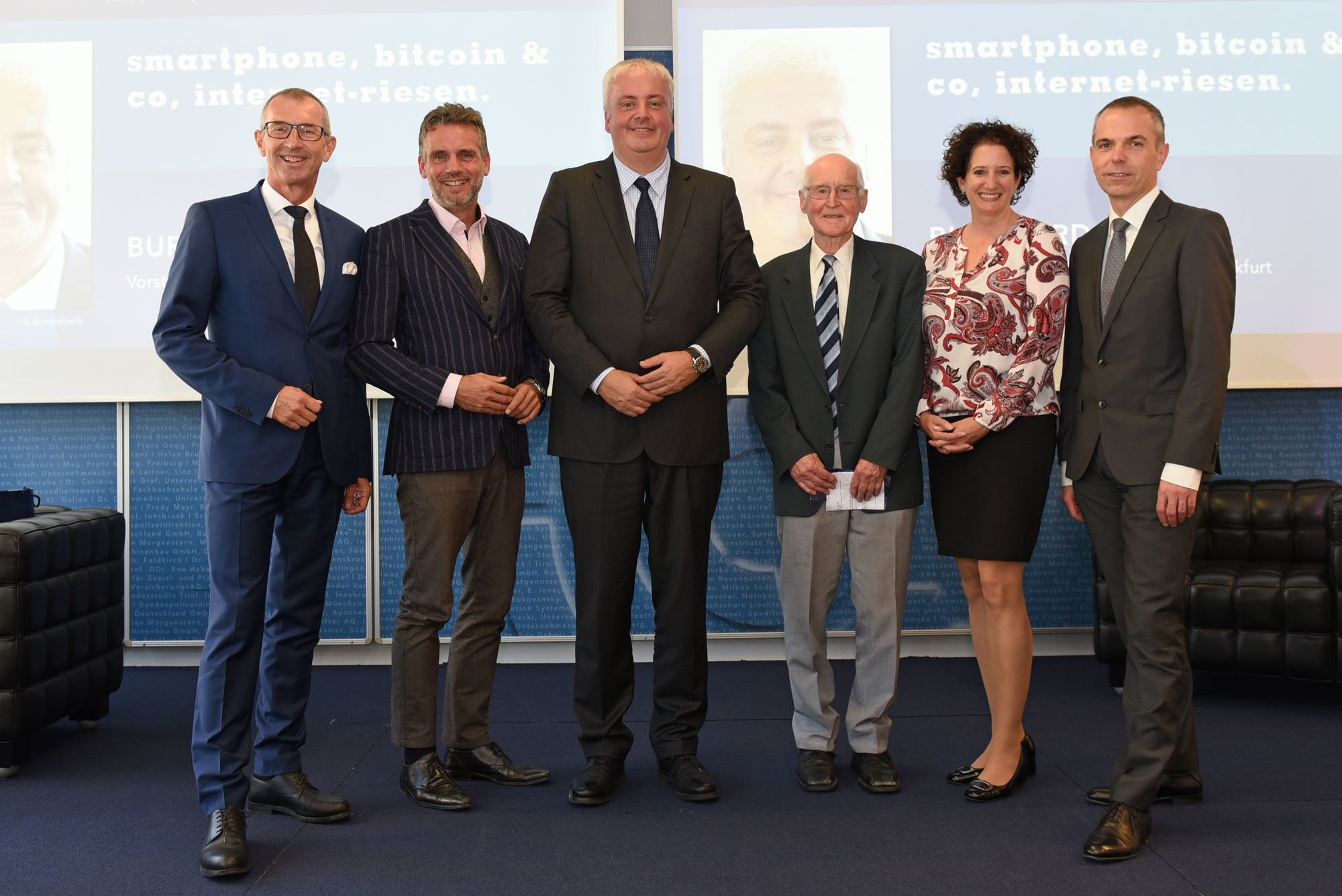 von links: MCI Rektor Andreas Altmann, Moderator Oliver Stock, Burkhard Balz, Prof. Karl Socher, Bettina Stichauner (MCI Alumni & Friends), Armin Schneider (Leiter OeNB West)