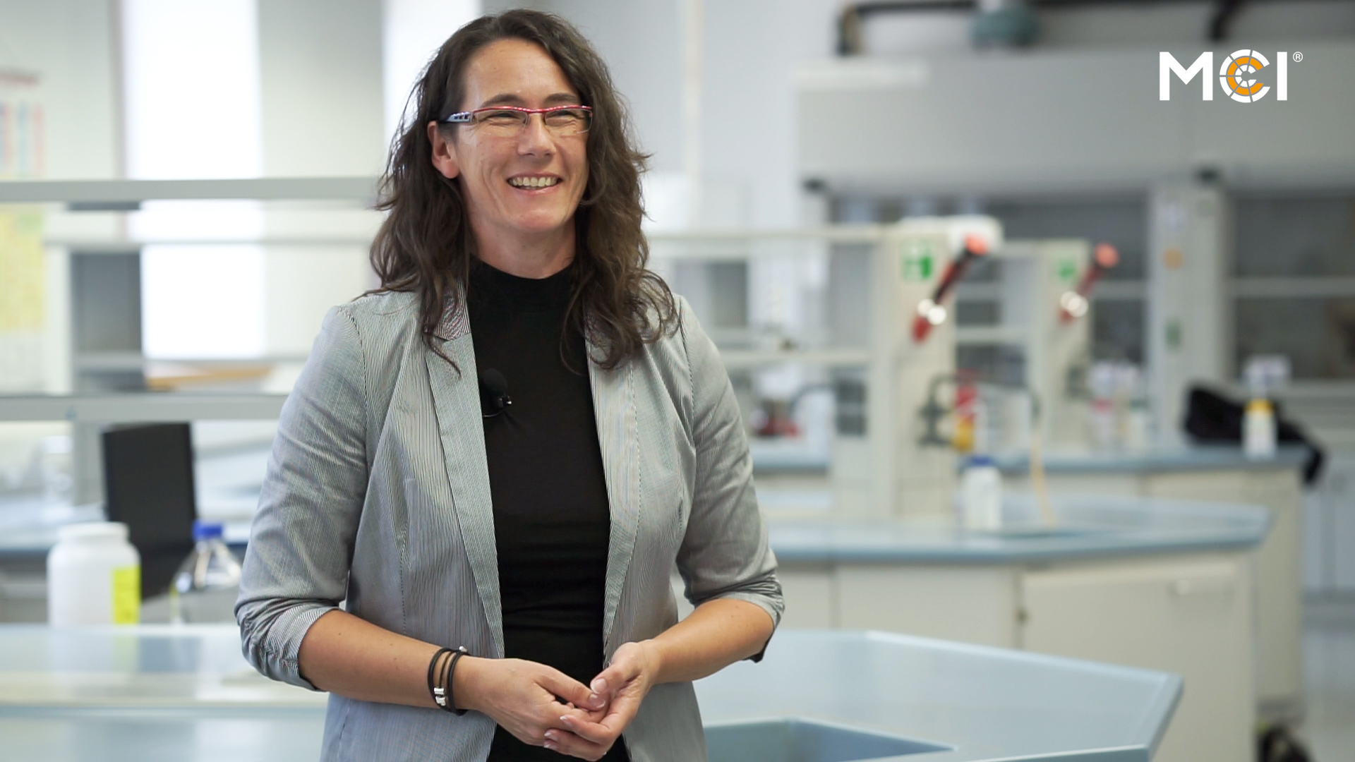 Dr. Angela Hofmann