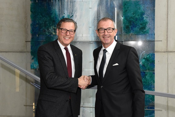 RLB Tirol Vorstandsvorsitzender Dr. Johannes Ortner und MCI-Rektor Dr. Andreas Altmann