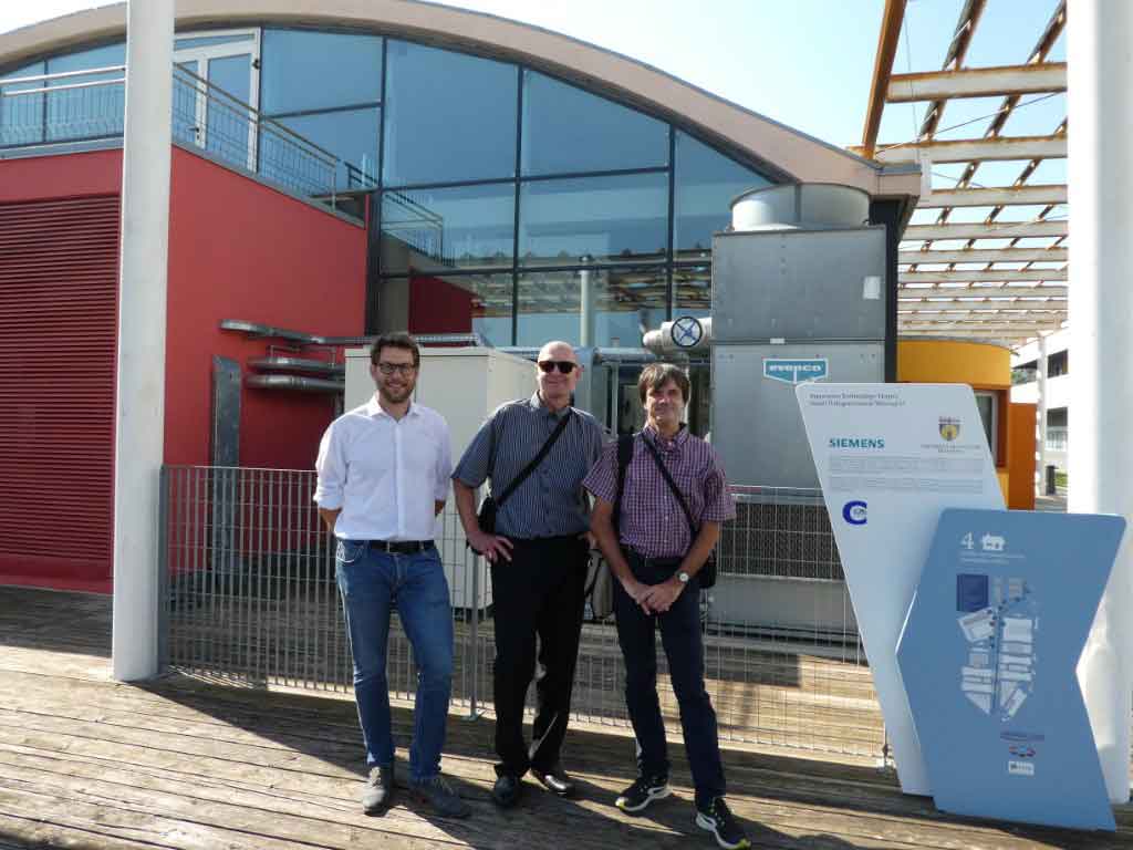 Freuen sich auf die Zusammenarbeit: Prof. Marco Rupprich und Aldo Gionvannini (beide MCI) und Prof. Marco Fossa (Universität Genua). Foto: MCI