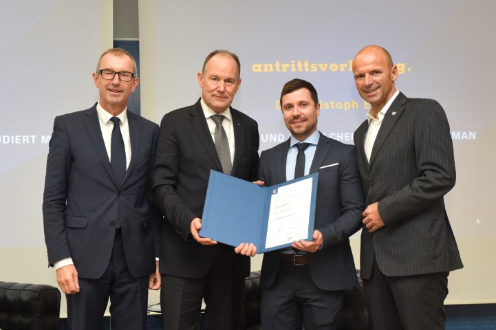 Congratulations, from left: MCI-rector Andreas Altmann, Franz Pegger, chair of the MCI collegium, FH-Prof. Christoph Engl and department head Hubert Siller. Photo: MCI