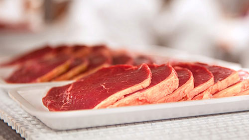 The three-year QualiMeat research project led by the MCI investigated the interactions between meat and various packaging systems and packaging materials. Photo: einariz_Fotolia