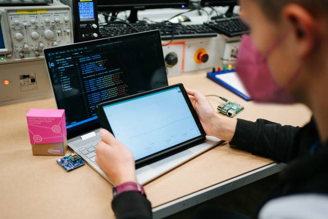 Sensors for air quality measurement to schools