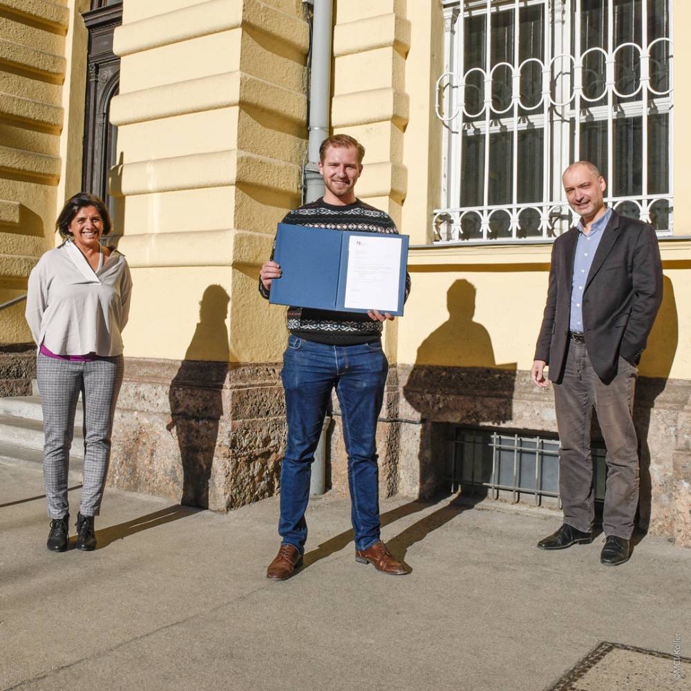 From left to right: Leena Saurwein, International Relations, MCI student Matthias Häffner and Christoph Griesbeck, Head of the Department of Bio- & Food Technology. ©MCI/Koller