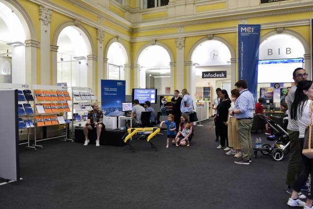 <p>Die Lange Nacht der Forschung am MCI ermöglichte hautnahe Einblicke in die Forschung der Unternehmerischen Hochschule<sup>®</sup>. ©MCI/Staffler</p>