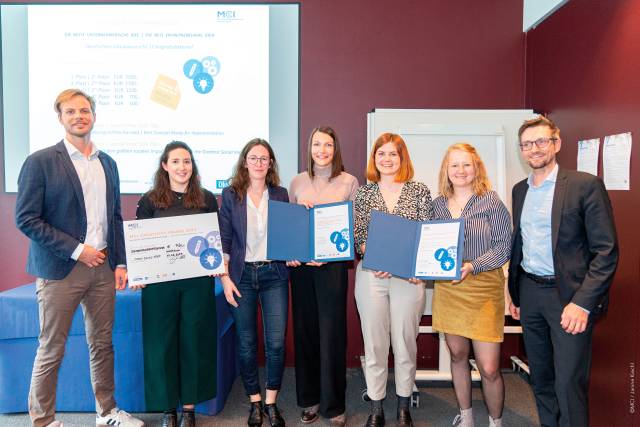 Zudem erhält das Team den Sonderpreis „Projekt mit dem größten sozialen Impact“.  © MCI / Janine Kiechl