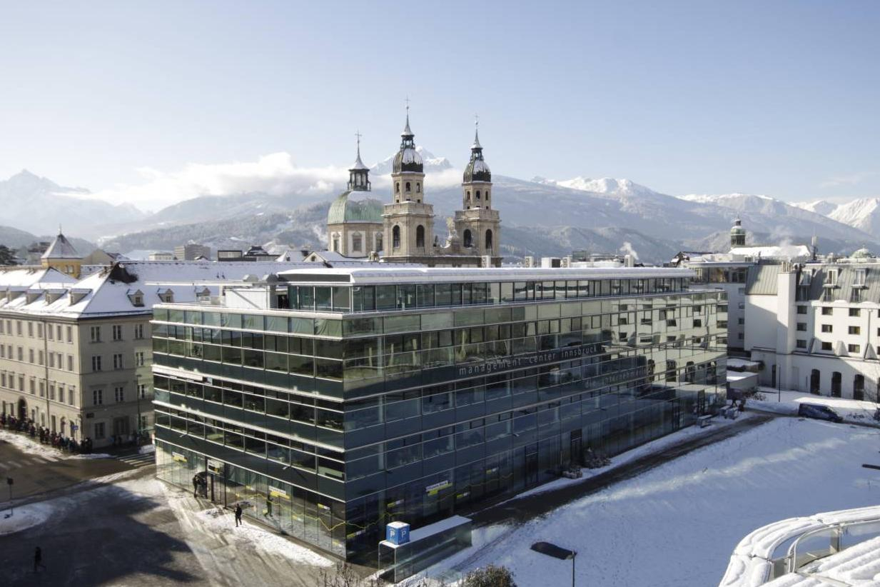 MCI | The Entrepreneurial School® in Innsbruck in winter ©MCI/Ainedter