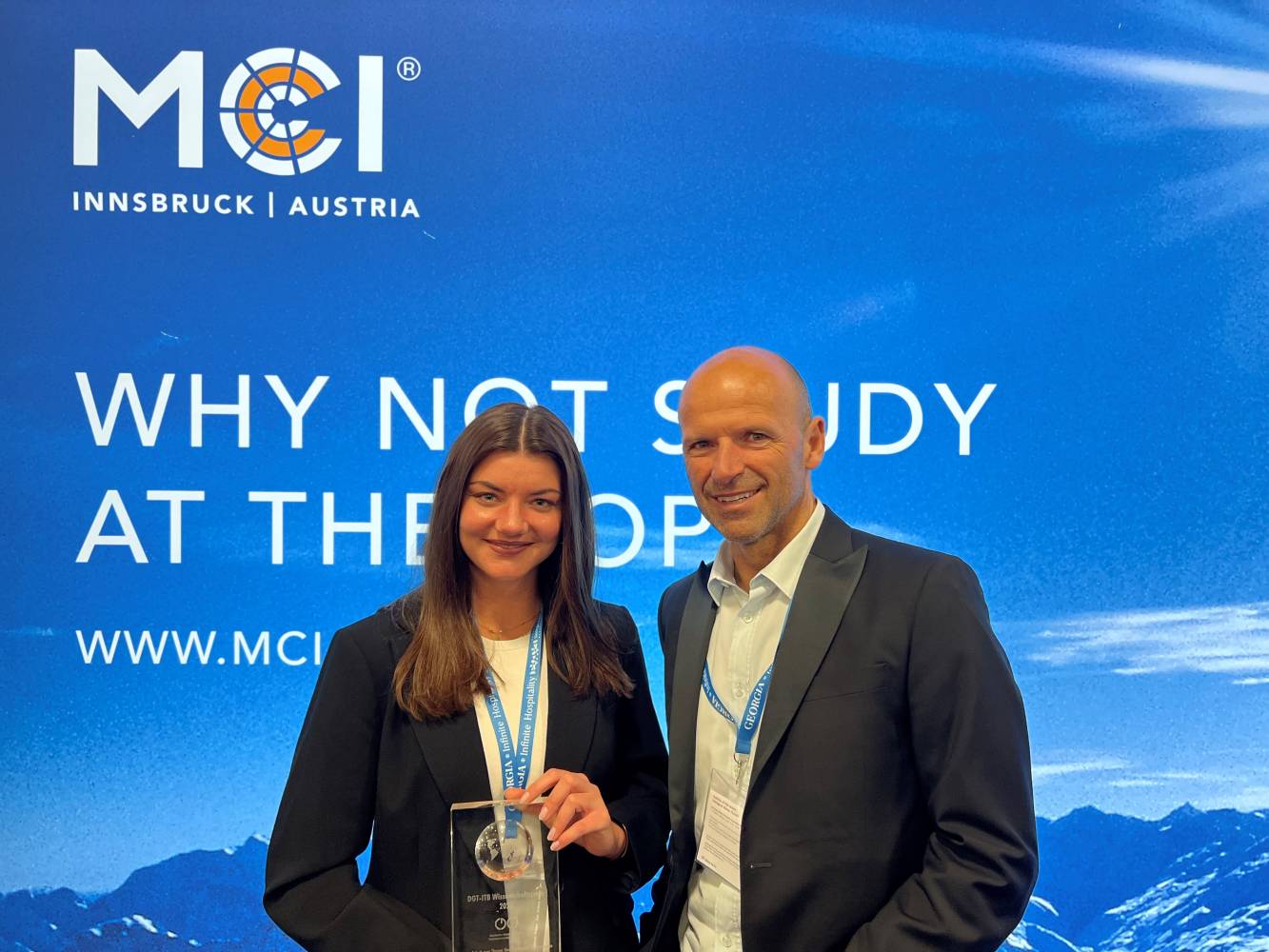 The winner of the DGT Science Award Kathrin John with MCI program director Hubert Siller. © MCI