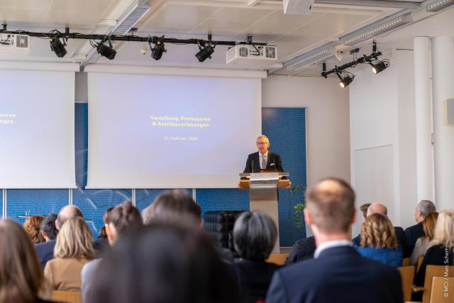 MCI Rektor Andreas Altmann begrüßt die Festgäste ©MCI / Marc Scherr
