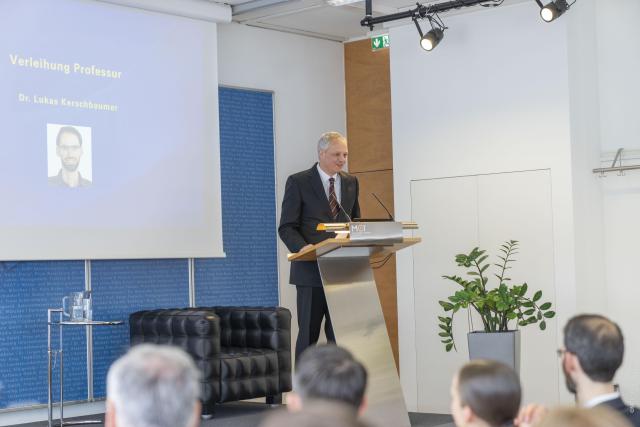 Siegfried Walch giving the laudatory speech ©MCI / Janine Kiechl