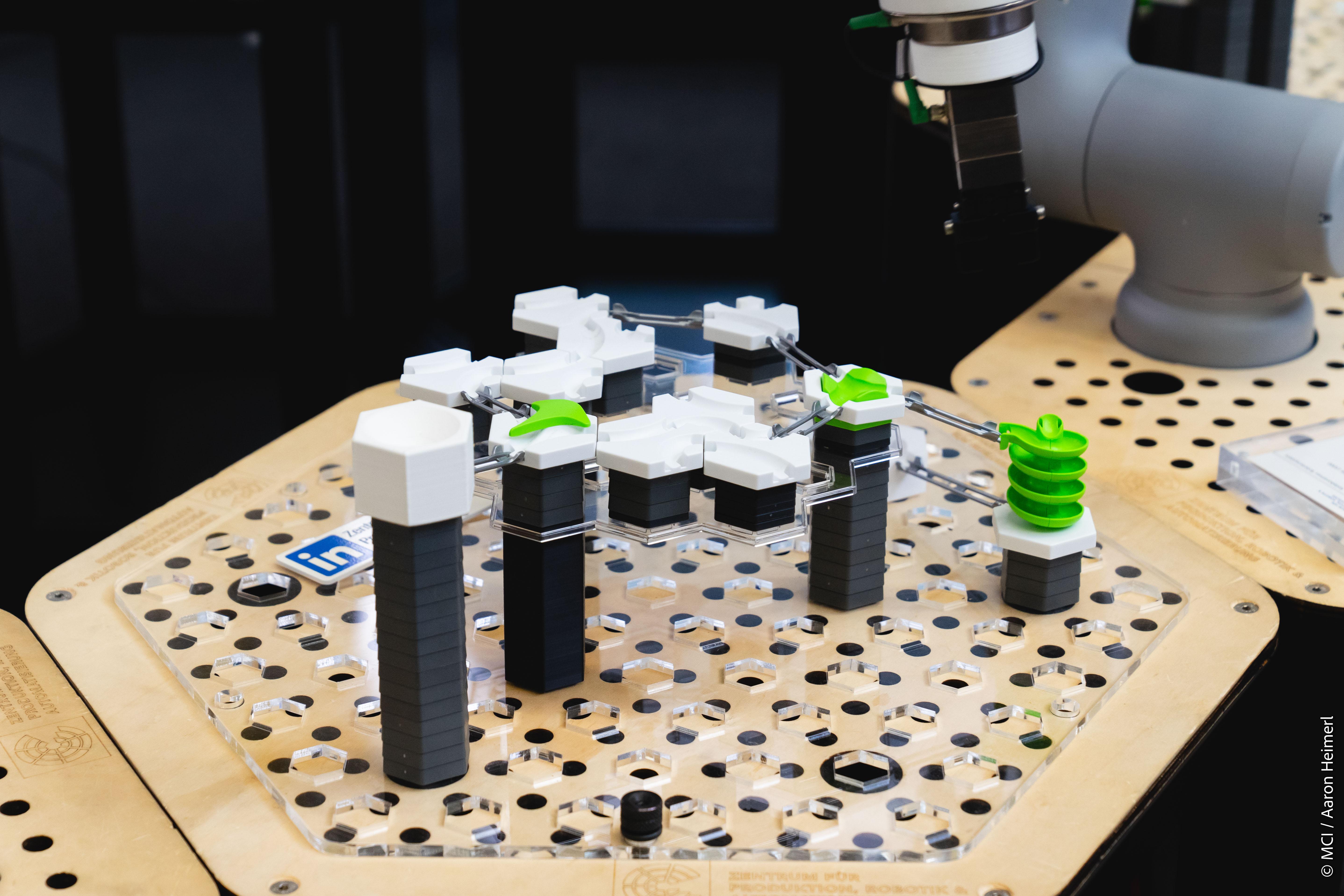 <p>The Long Night of Research 2024 at MCI gave fascinating insights into research projects at the Entrepreneurial School®. ©MCI/Heimerl</p>