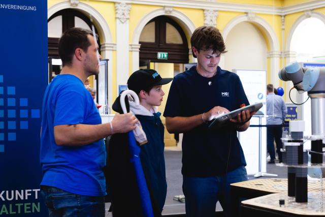 <p>Die Lange Nacht der Forschung 2024 am MCI ermöglichte hautnahe Einblicke in die Forschung der Unternehmerischen Hochschule®. ©MCI/Heimerl</p>