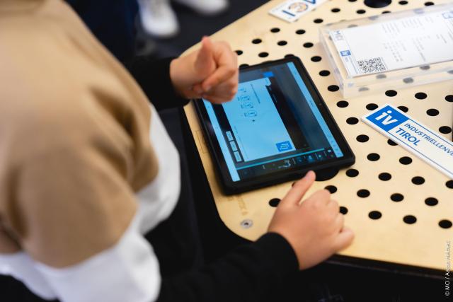 <p>Die Lange Nacht der Forschung 2024 am MCI ermöglichte hautnahe Einblicke in die Forschung der Unternehmerischen Hochschule®. ©MCI/Heimerl</p>