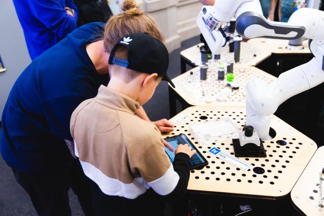 <p>Die Lange Nacht der Forschung 2024 am MCI ermöglichte hautnahe Einblicke in die Forschung der Unternehmerischen Hochschule®. ©MCI/Heimerl</p>