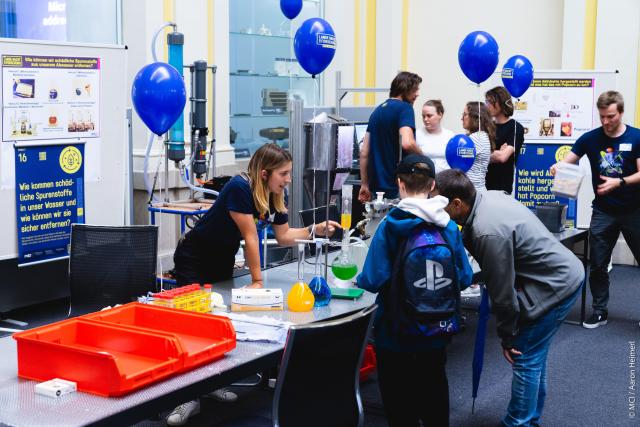 <p>Die Lange Nacht der Forschung 2024 am MCI ermöglichte hautnahe Einblicke in die Forschung der Unternehmerischen Hochschule®. ©MCI/Heimerl</p>