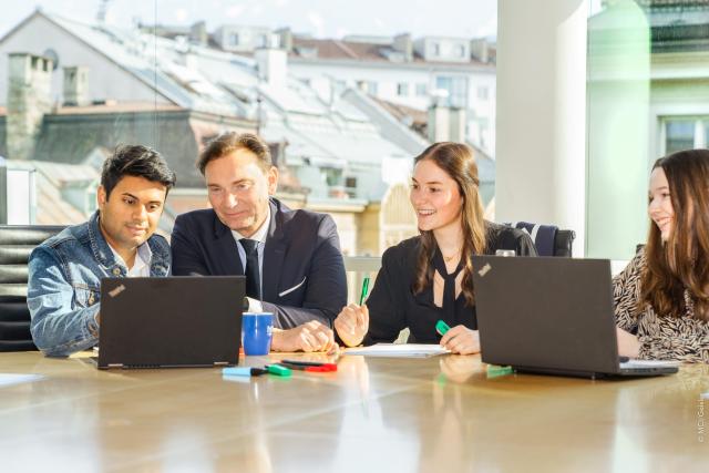 The high quality of study and service at MCI is once again confirmed by the recently published alumni survey. ©MCI / Anna Geisler