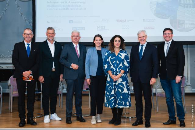 V.l.n.r.: Andreas Altmann, Simon Meinschad, Roland Koch, Barbara Thaler, Monika Köppl-Turyna, Andreas Dombret, Markus Walzl ©MCI / Aaron Heimerl
