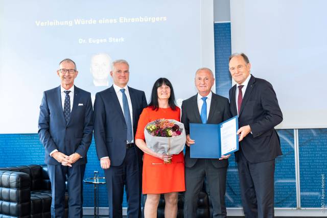 Dr. Eugen Stark wird mit der Ehrenbürgerwürde ausgezeichnet ©MCI / Aaron Heimerl
