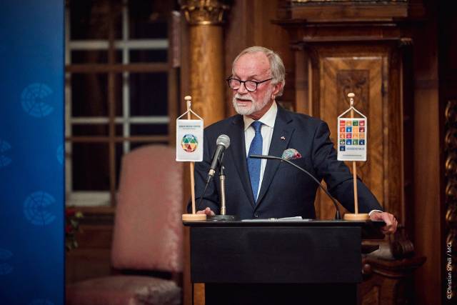 <p>Michael Reiterer, Botschafter a.D. der Europäischen Union in Südkorea, Japan und Bern, würdigt Ban Ki-moon in seiner Laudatio ©MCI/Christian Streili</p>