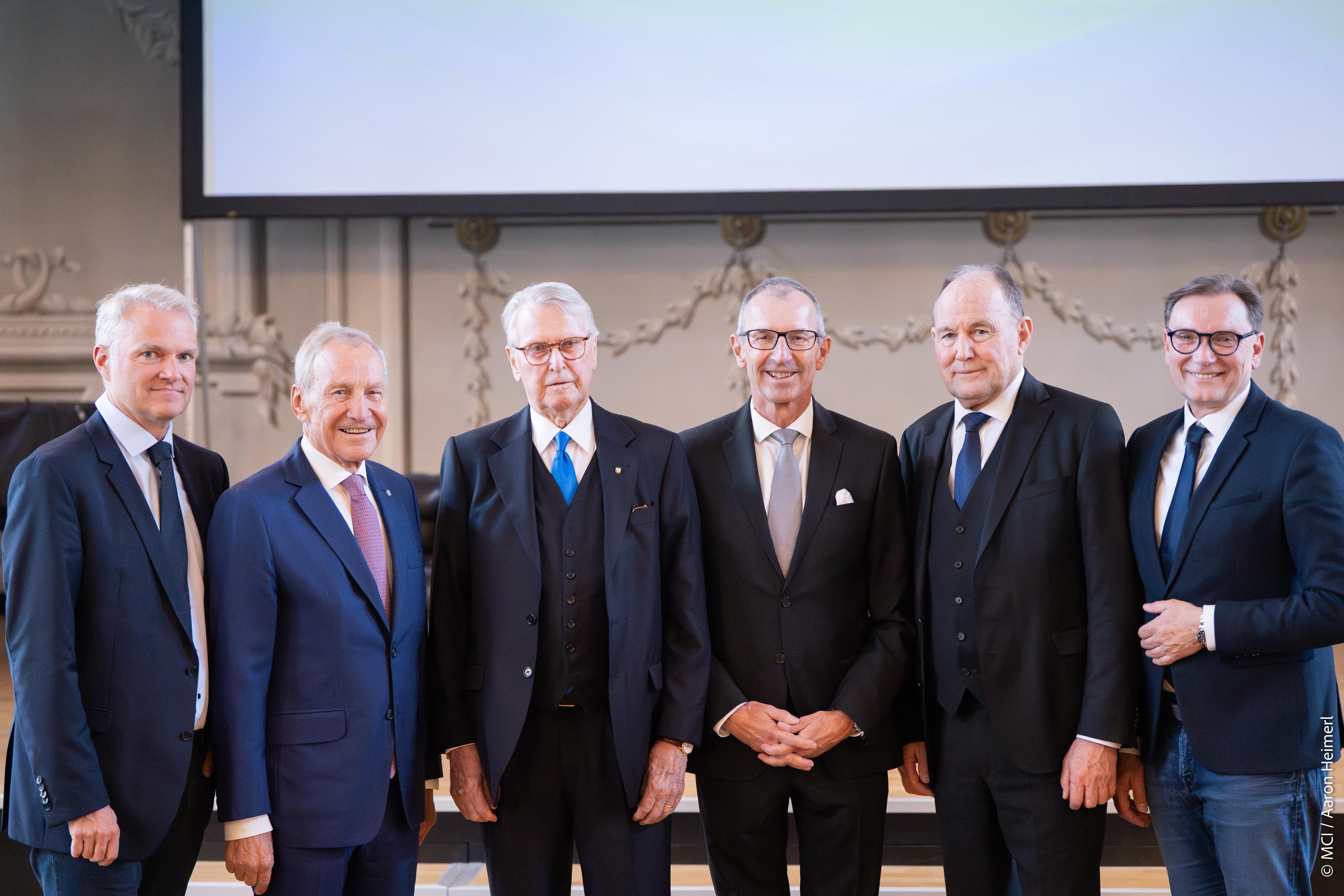 From left to right: MCI Supervisory Board Chairman Oswald Wolkenstein, Honorary Senator Klaus Ennemoser, Honorary Professor Martin Steinmeyer, MCI Rector Andreas Altmann, Head of the MCI Academic Council Franz Pegger, CIO and Department Head Peter Mirski ©MCI/Aaron Heimerl