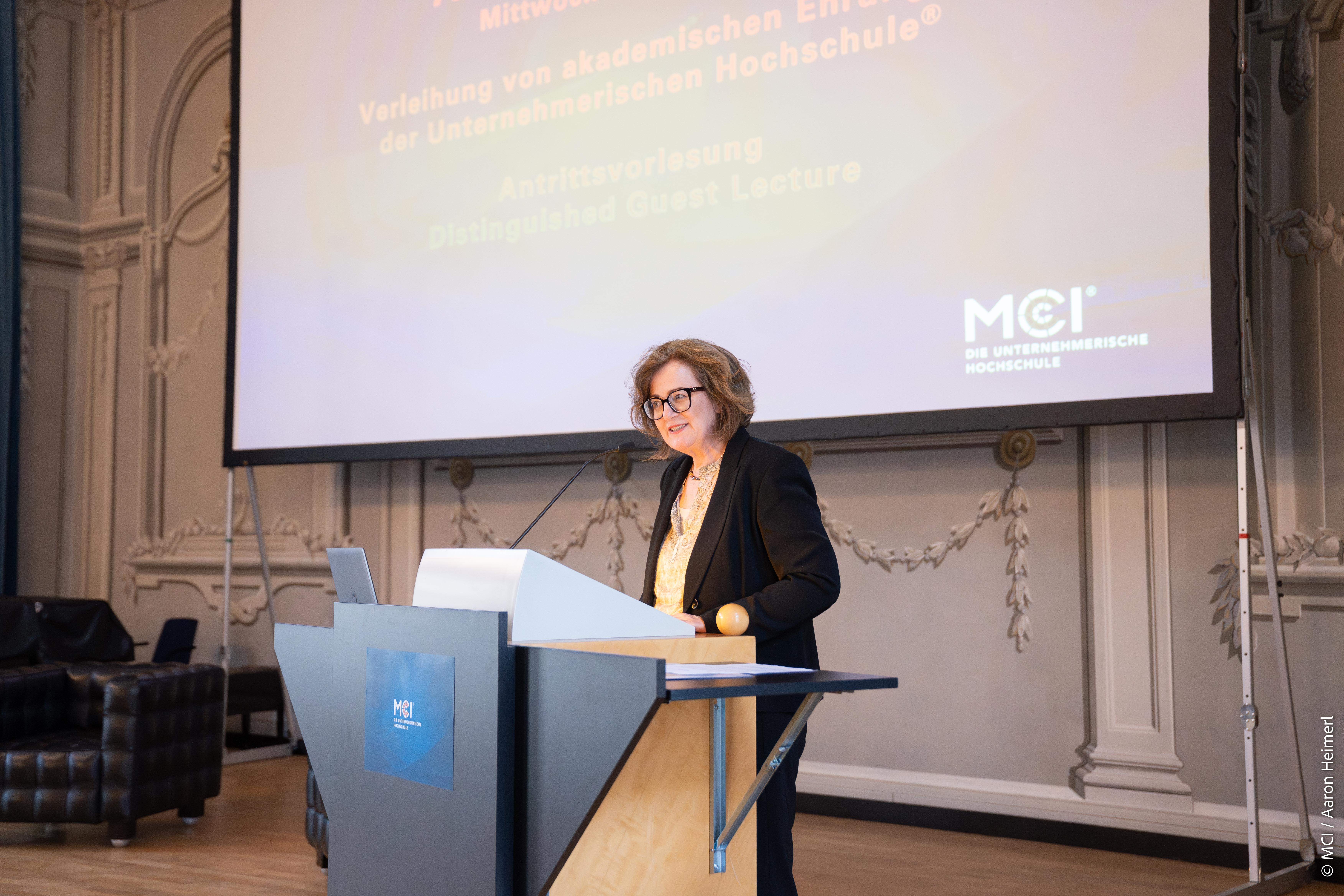 Deputy Head of the MCI Academic Council Claudia Mössenlechner ©MCI/Aaron Heimerl