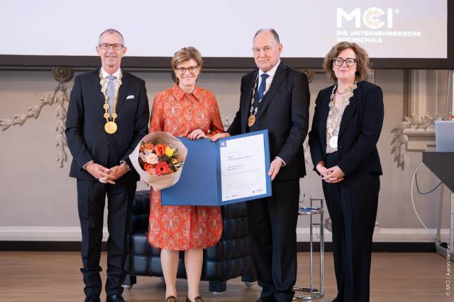 MCI verleiht akademische Würden an verdiente Persönlichkeiten