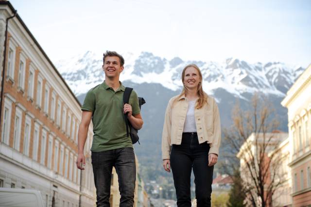 MCI Alumni mit hoher Bindung an den Standort