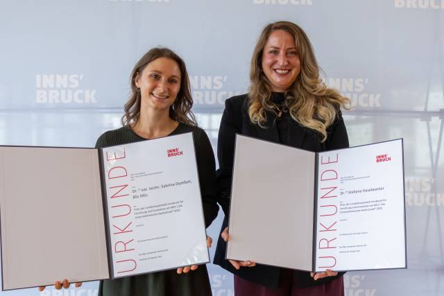 The award winners Sabrina Dumfort (left) and Stefanie Haselwanter © M. Freinhofer
