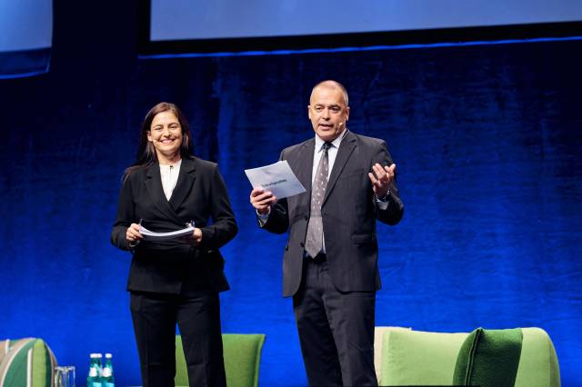 Andrea Wieser-Schönitzer und Alois Vahrner der Tiroler Tageszeitung moderierten die Veranstaltung © Klaus Maislinger