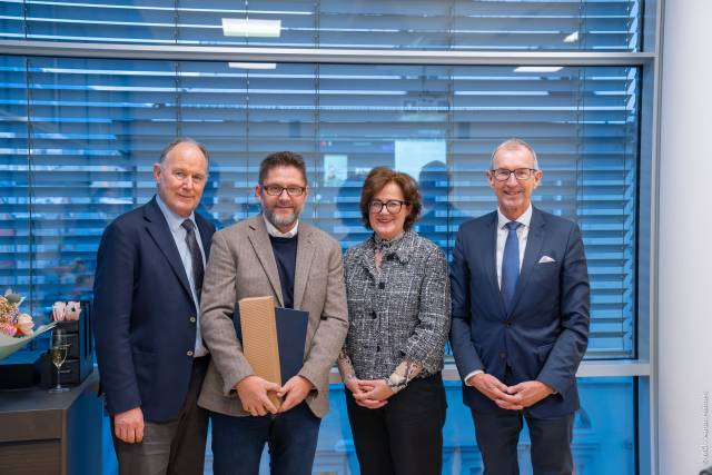 From left: Franz Pegger (Head of the Academic Council), Christian Ploder, Claudia Mössenlechner (Deputy Head of the Academic Council), MCI Rector Andreas Altmann ©MCI/Aaron Heimerl