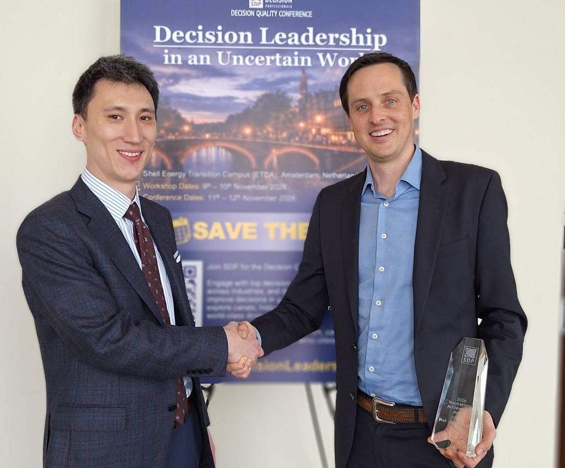 MCI Professor Johannes Siebert Receives Prestigious SDP Award