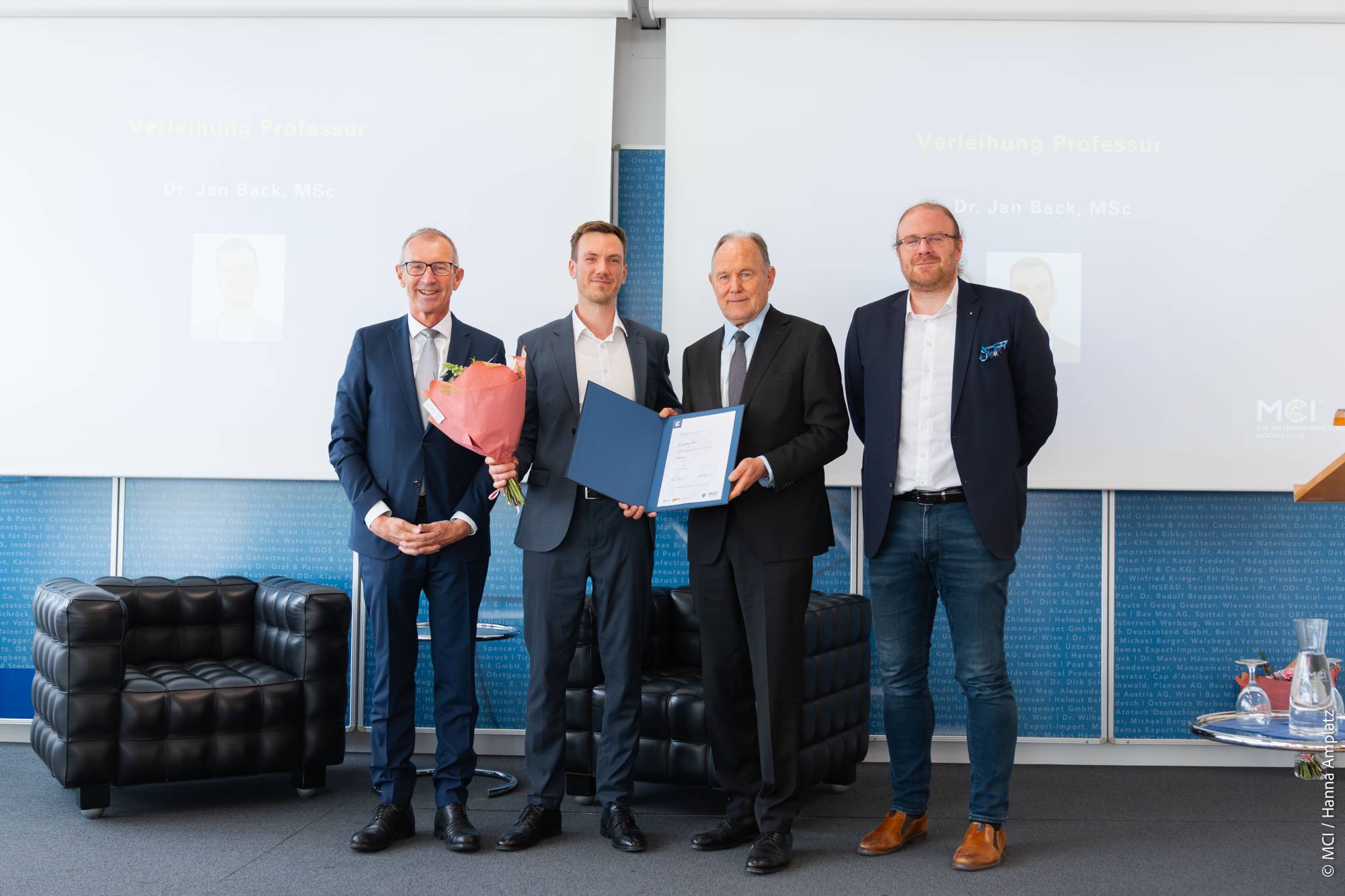 From left: MCI Rector Andreas Altmann, Jan Back, Franz Pegger (Head of the MCI Academic Council), Werner Stadlmayr (Head of Department & Studies) ©MCI/Hanna Amplatz<br />