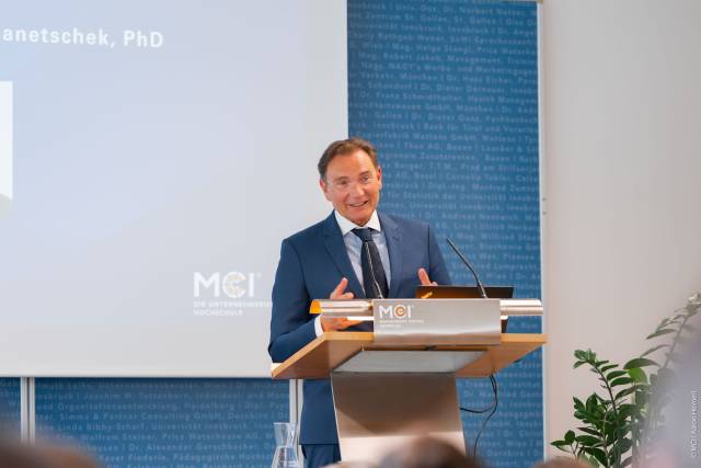 Peter Mirski, CIO and Department Head at MCI, delivers the laudatory speech. ©MCI/Aaron Heimerl<br />
