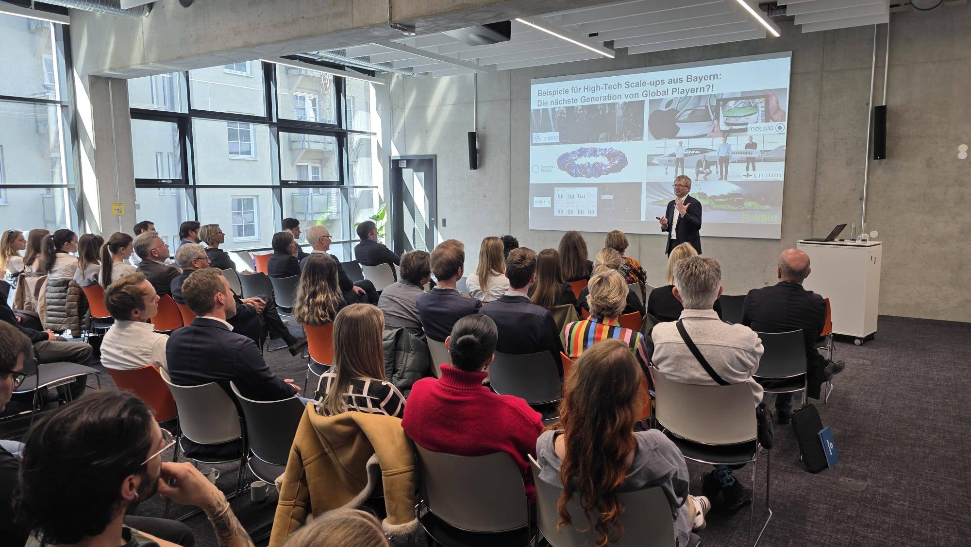 <p>Prof. Dr. Helmut Schönenberger, CEO of UnternehmerTUM GmbH, provides insights into the diverse opportunities for high-tech start-ups within the UnternehmerTUM innovation ecosystem in Bavaria ©MCI/Altmann</p>