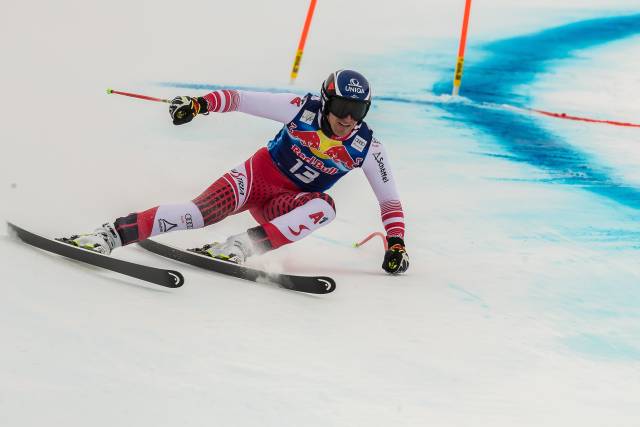 <p><em>Ski racer Matthias Mayer speeds up, and his skies have to hold up to the pressure. Foto: HEAD Sport GmbH</em></p>