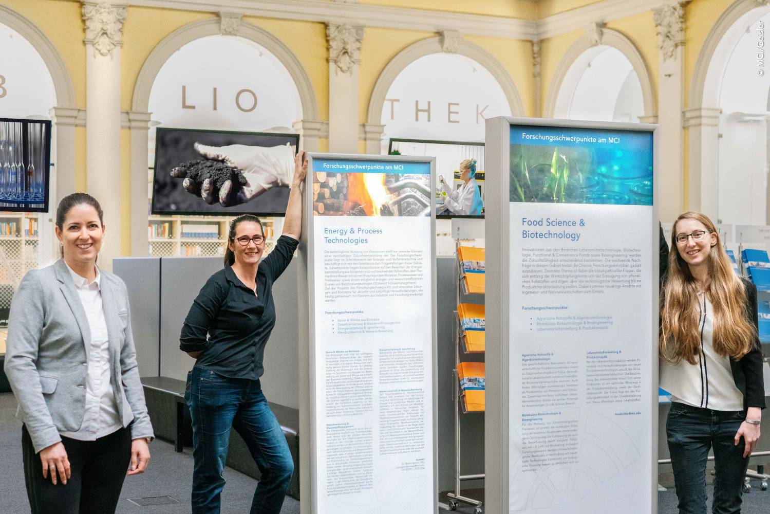 <p><em><em>Von links nach rechts: Anita Zehrer, Professor (FH) Department Tourismus & Freizeitwissenschaft, Angela Hofmann, Professor (FH) Department Umwelt-, Verfahrens- und Energietechnik und Leitung Josef Ressel Zentrum und Verena Wiedemair, Wissenschaftliche Assistenz & Projektmanagement Department Lebensmitteltechnologie & Ernährung. ©MCI_Geisler<br /> <br /> </em></em></p>