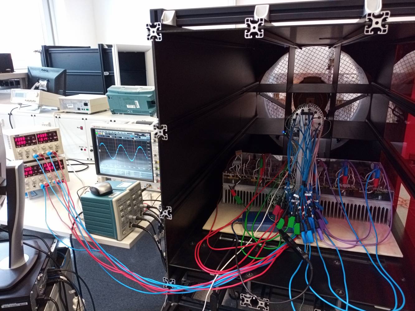 <p><em>Mess- und Testaufbau für den Motor im Windkanal. © MCI – Schiestl.</em></p>