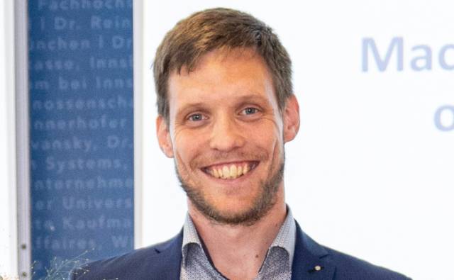 <p><em>Bernhard Hollaus ist Leiter des Forschungsschwerpunkts Health Tech am MCI © MCI / Janine Kiechl<br /></em></p>