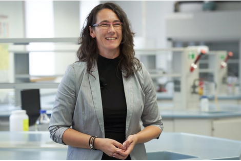 <p><em>Angela Hofmann, Professorin für Verfahrens- und Energietechnik am MCI © MCI</em></p>