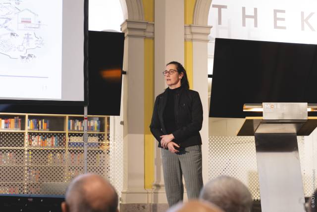 <p><em>MCI Professor Angela Hofmann addressed the political goals and technical possibilities for the energy transition © MCI</em></p>