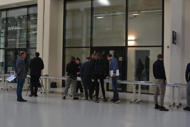 <p>Architekturbüro „raumprobe“ bringt physische Materialbank mit zum Anfassen und erleben © NOI Techpark</p>