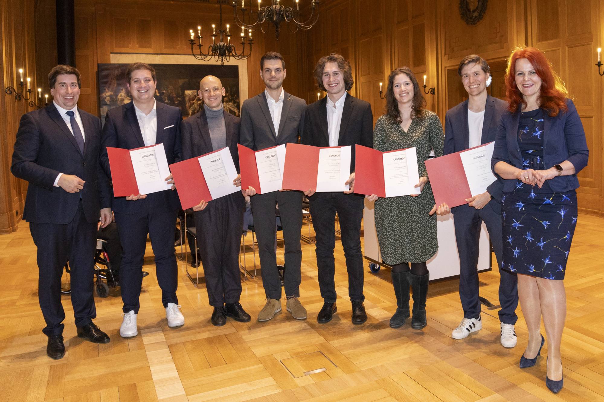<p>V.l.n.r.: Martin Pillei, Arno Rottensteiner, Moritz Reisberger, Jasper Volmer, Thomas Neuner, Monica Nadegger, Simon Thielen, LRin Cornelia Hagele © Land Tirol/Die Fotografen</p>