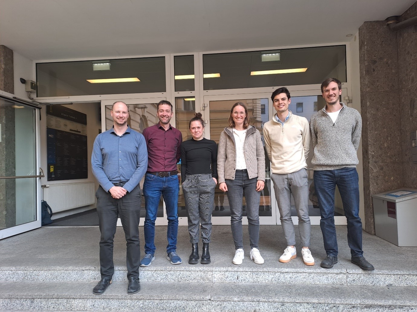 <p>Das Forschungsteam am MCI, v.l.: Martin Spruck, Harald Schöbel, Nataly Knöpfle, Veronika Rehm, Daniel Rattinger, Jan Back © MCI</p>