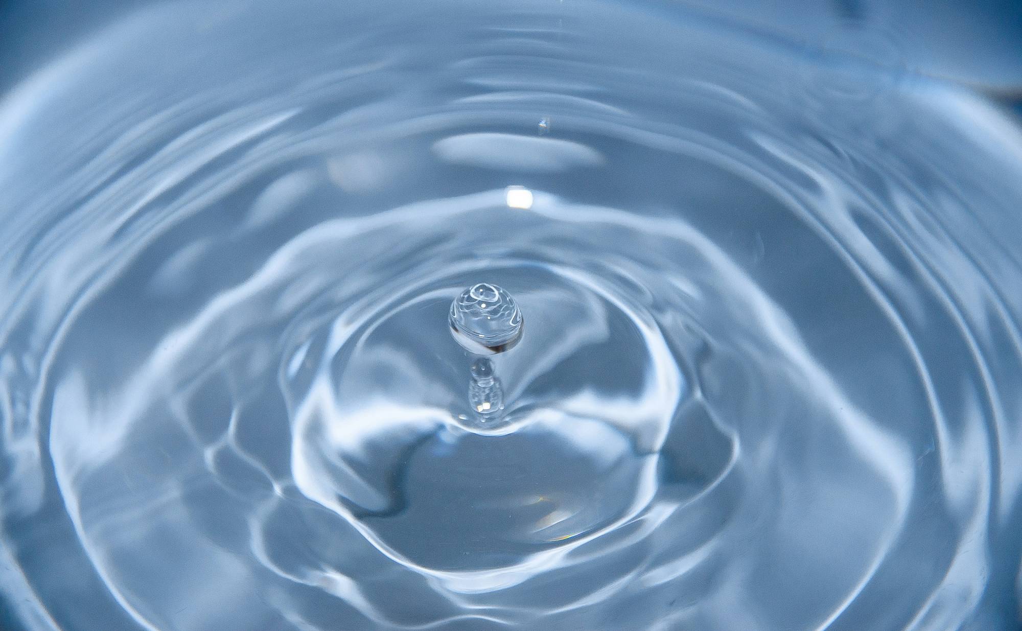 <p>Sauberes Wasser ist ein bedrohtes Gut, das es zu erhalten gilt © Unsplash</p>