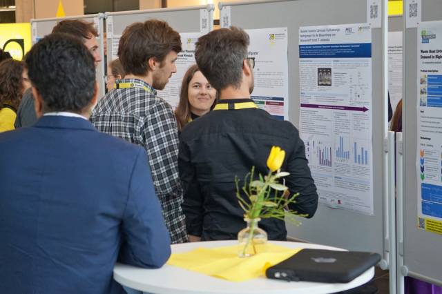 <p>Poster sessions provide a platform for discussion and feedback ©MCI</p>