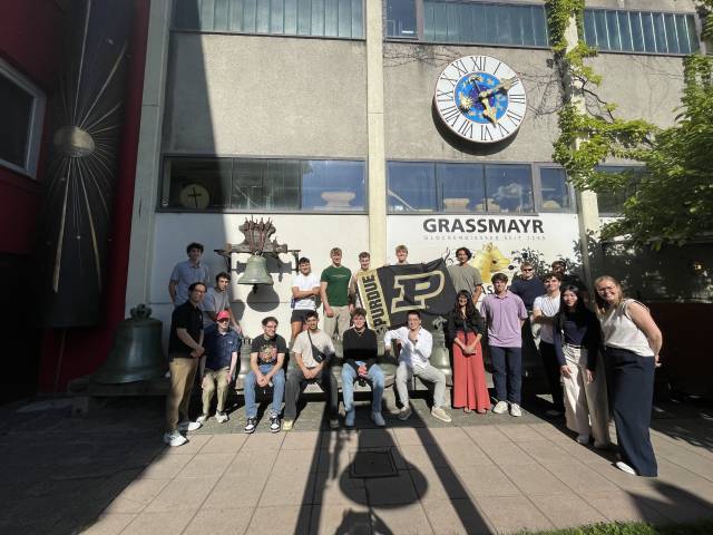 <p>Besuch in der Glockengießerei Grassmayr © MCI/Kim Fladda</p>